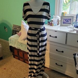 Banana Republic Black and White Sheath Dress with V-Neck Sz M